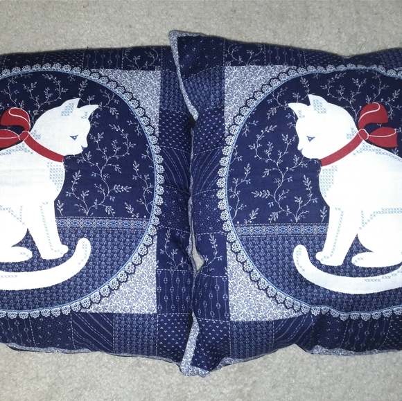 Other - Pair of cats accent pillows, new, 14x14" dark blue, handmade